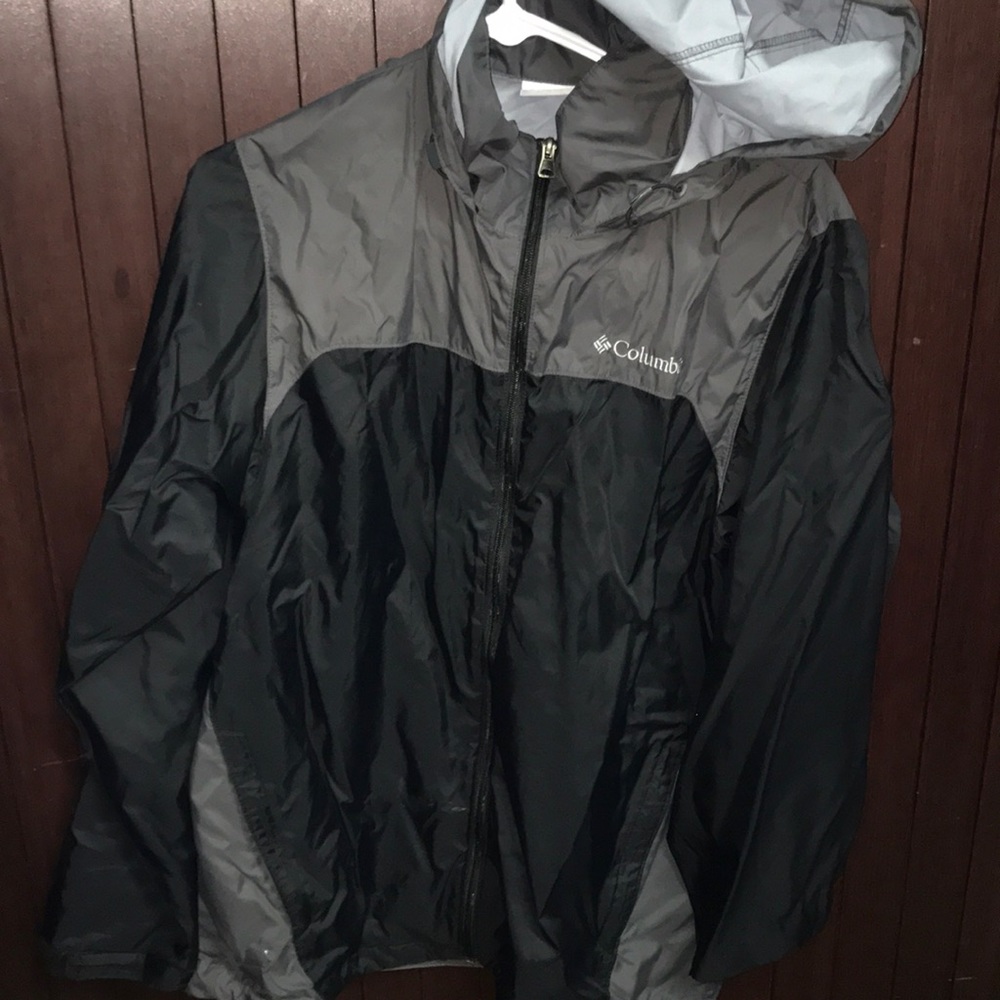 COLUMBIA WINDBREAKER